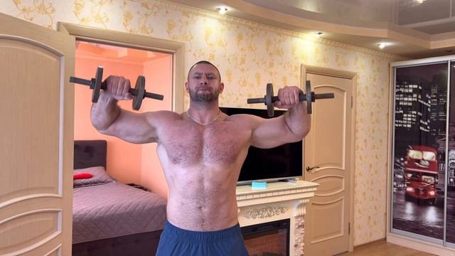 Как накачать широкие плечи дома ? смотреть онлайн