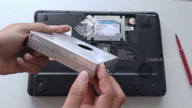 Toshiba Satellite C640 SSD Upgrade and install Windows10 смотреть онлайн