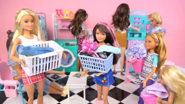 Barbie Doll Family Morning Routine Drive Thru Pretend Play смотреть онлайн