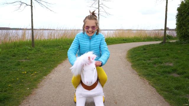 Amelia and Avelina candy haul party and a magic unicorn among us смотреть онлайн