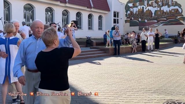 HD. Вечер вальсов с оркестром под управлением Валерия Коваля! An evening of waltzes on Sovetskaya! смотреть онлайн