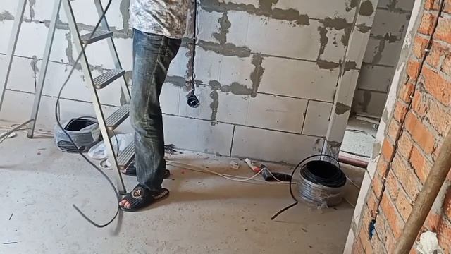 Строю сам. Проводка на кухне... смотреть онлайн