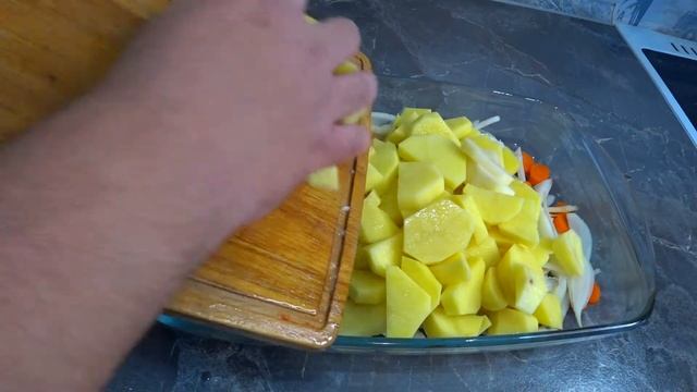 Курица с картошкой пробую новый способ . смотреть онлайн
