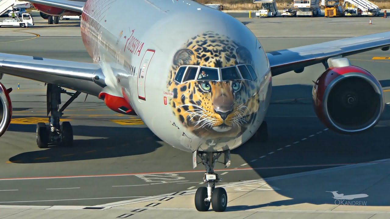 Полет на самолете Boeing 777-300 Авиакомпания Россия смотреть онлайн