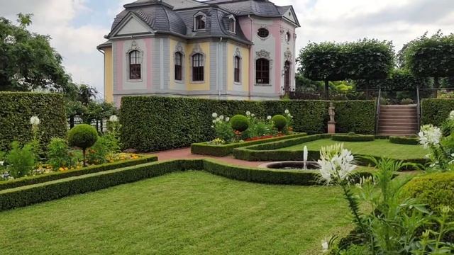 Dornburg (Дорнбург). Замок в стиле рококо и прекрасный летний пейзаж. смотреть онлайн