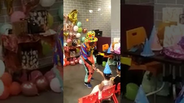 jumble tumble andheri ( kids area) magic show magician Rajesh cont : 9619958589/8291681456 смотреть онлайн