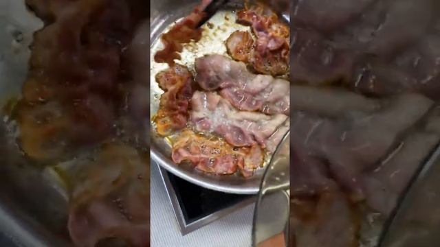 Яичница с беконом смотреть онлайн