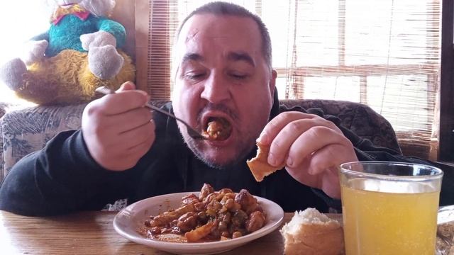 Обжор крафтовый - жареные пельмени тушеные с овощами