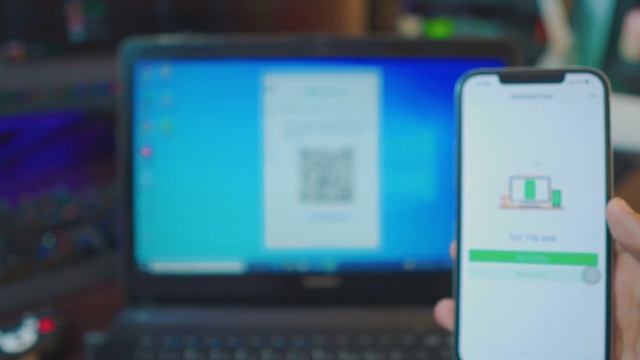How To Connect iPhone to Laptop Free & Wireless (2022) | Screen Mirror iPhone Screen to Laptop смотреть онлайн
