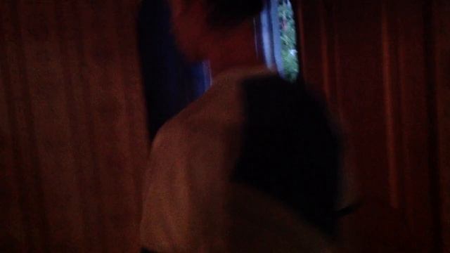 Облили человека водой и у него бомбануло XD смотреть онлайн