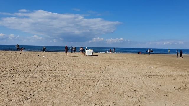 #АНАПА. ПОГОДА 7.10.2019. ЛЮДИ ЗАГОРАЮТ И КУПАЮТСЯ! ЦЕНТРАЛЬНЫЙ ПЛЯЖ. Детский парк. Речной фонтан. смотреть онлайн