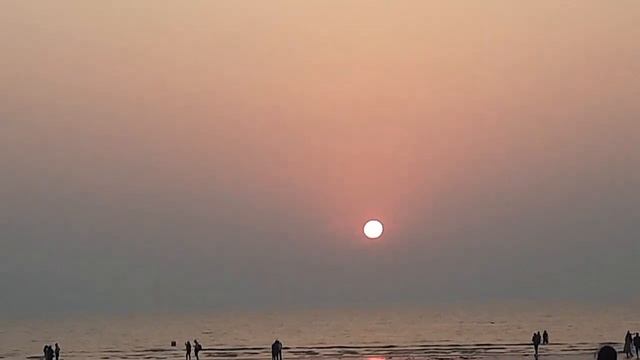Sunset at Juhu Beach, Mumbai смотреть онлайн