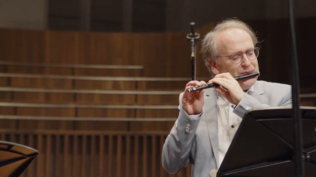 A. Vivaldi - Piccolo Concerto A Minor (RV445) Larghetto смотреть онлайн
