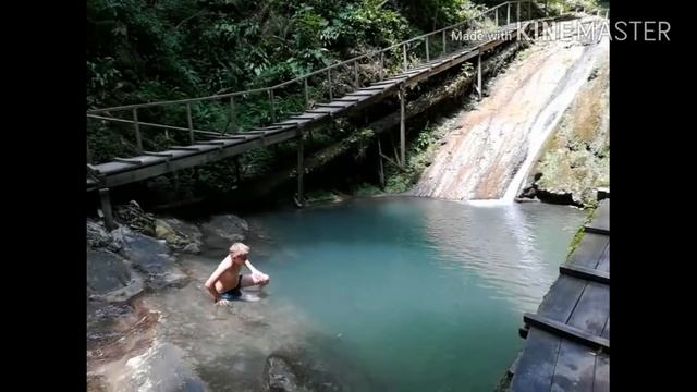 Нас облили с ног до головы. смотреть онлайн