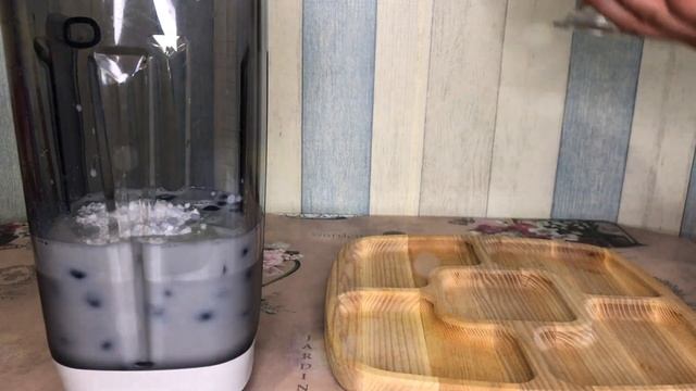 МИЛКШЕЙК: пломбир - голубика - молоко HD 1080p смотреть онлайн