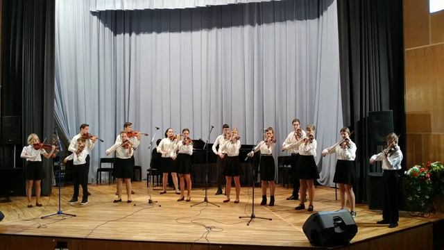 Старший ансамбль ШДЕМ "Сувенир" Ф. Шуберт "Аве Мария" смотреть онлайн