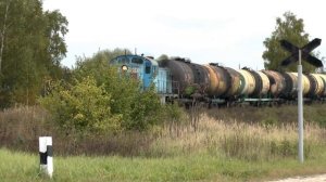 ТЕПЛОВОЗЫ ТГМ4Б-0014 И ТГМ4-2964 С ЦИСТЕРНАМИ НА ПЕРЕЕЗДЕ ЛЮТОРЕЦКОЕ /TRAIN /