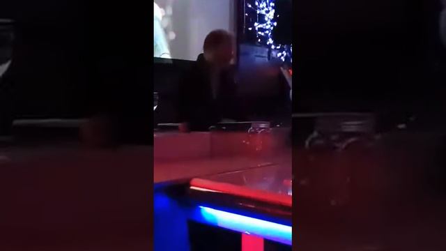 Почти Элтон Джон . Elton John. Великолепный Paul Maxwel смотреть онлайн