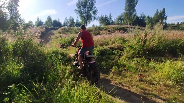 Летающий розовый scrambler Днепр МТ-11, такое бывает!? смотреть онлайн