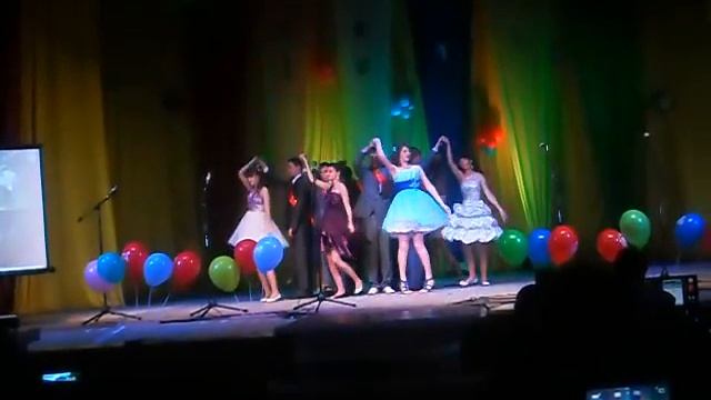 выпускной вальс.AVI смотреть онлайн