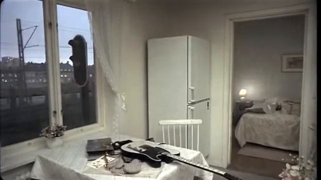 Roy Andersson's Scene Builds in "You, the Living" (Du levande) (2007) смотреть онлайн