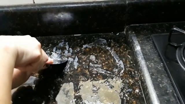 Como remover COLA DE SILICONE de pedra azulejo e cerâmica (Super fácil) смотреть онлайн