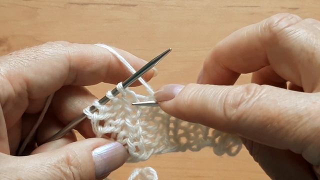 Вязание спицами. Объёмные листья. Узор для свитера, джемпера, шапочки .