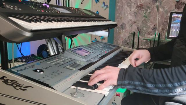 Yamaha MODX 7-Voices/Ketron Audya 5. Стиль Dance Shanson - Bass, Live Gitar,Audio Drums Natural! смотреть онлайн