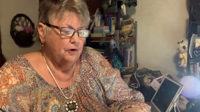 Wisdom of deck collection…..The Wisdom Keepers Oracle Deck смотреть онлайн