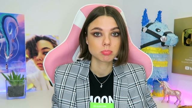 УЖАСНЫЙ МАНИКЮР с женщиной в ВАННЕ! Реакция на Самый Странный Маникюр! смотреть онлайн