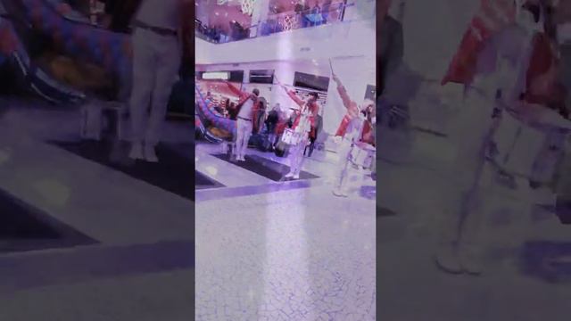 В Парк Хаусе был концерт. Шоу барабанщиков. Было очень весело 👍🏻 смотреть онлайн