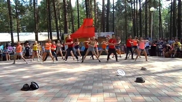 Танец "Ассорти"(Майкл Джексон) | Лагерь им.Титова | 2016 год 1 отряд смотреть онлайн
