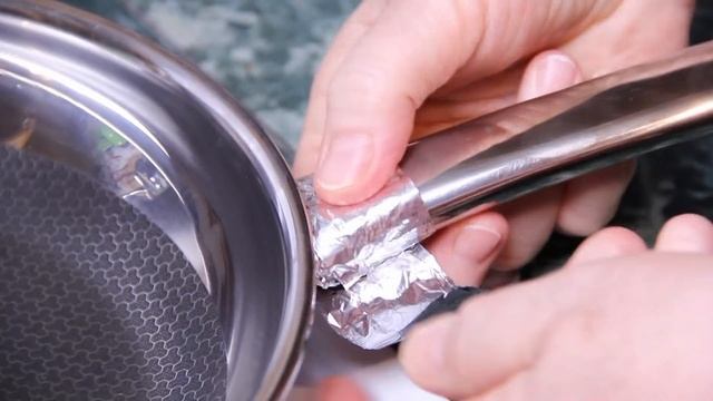 Как реанимировать СТАРУЮ сковородку если все пригорает ? Простой способ и СКОВОРОДА КАК НОВАЯ смотреть онлайн