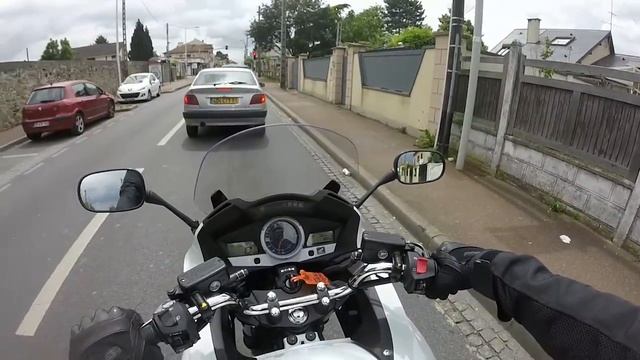 Vidéo #14 - HONDA VFR 800x Crossrunner 2016 Versus CBF 1000. смотреть онлайн