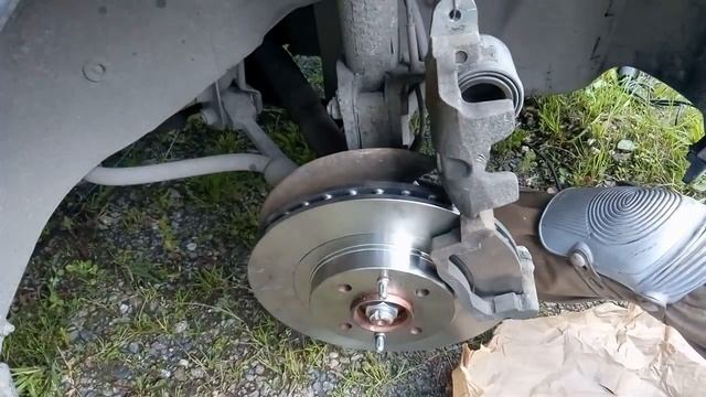 Замена тормозных дисков Приора. Передние диски, меняем самостоятельно. смотреть онлайн