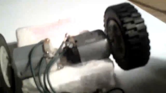 Робот на одной микросхеме смотреть онлайн