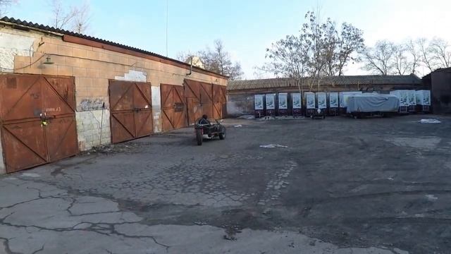 Самодельный электромобиль с задним рулевым колесом TOYOTA i-ROAD батарея от NISSAN Leaf смотреть онлайн