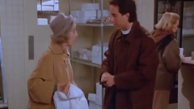 Jerry Seinfeld Steals Bread From Old Lady (Seinfeld s07e11) смотреть онлайн