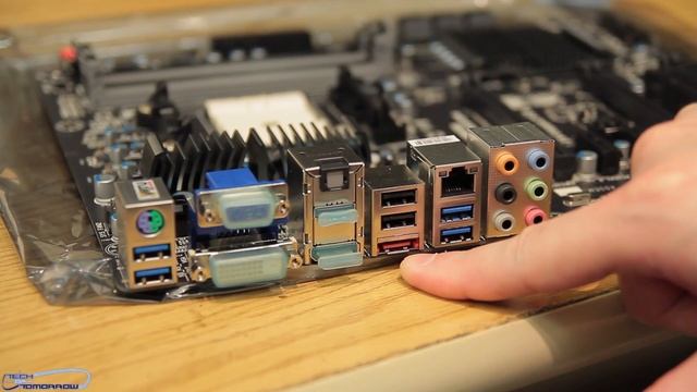 Gigabyte GA-F2A85X-UP4 AMD Ultra Durable 5 Motherboard Unboxing смотреть онлайн