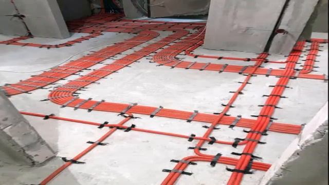 2021г., р-н Новогиреево, Москва. Электромонтаж в квартире по полу в гофре. ООО "ЯскСтрой" смотреть онлайн