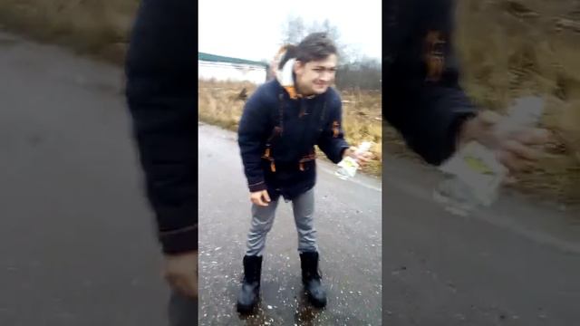 Выпить бутылку воды за 1 секунду челендж смотреть онлайн