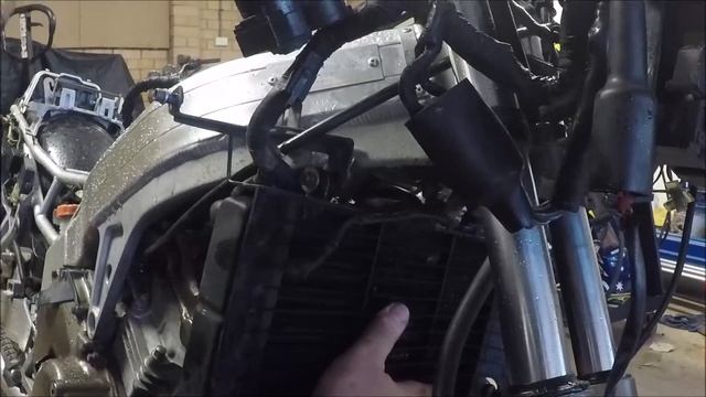 Honda CBR250R MC19 Part 15 - Installing The Radiator And Thermostat Housing