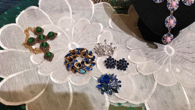 Удача!! Чудесные винтажная бижутерия Сфинкс Боушер Жулиана Коро Эвон#vintagejewelry #винтаж