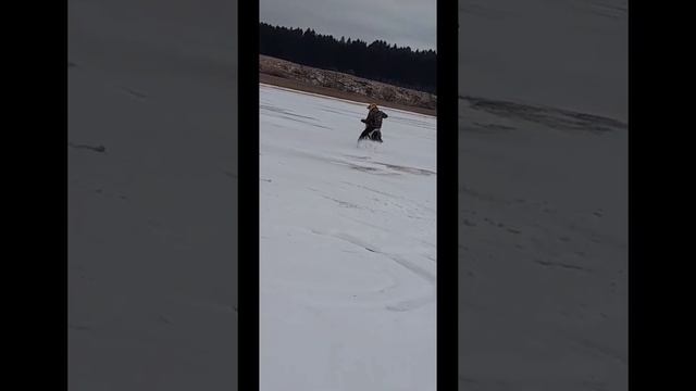 Дрифт по первому льду БЕЗ ШИПОВ смотреть онлайн