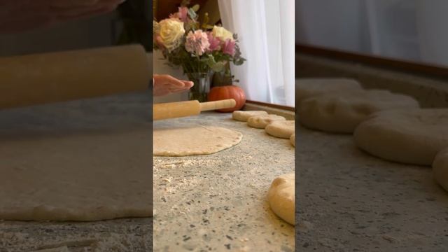 ХЫЧИНЫ ИЛИ ЧУДУ? А может лепешки? #хычины #чуду #лепешкинасковороде #лепешкиссыром #выпечка #топ смотреть онлайн