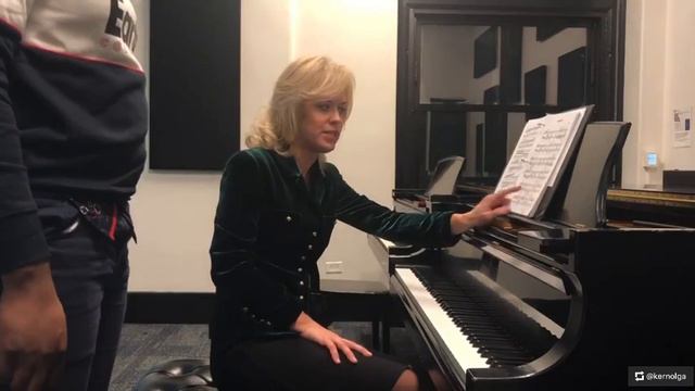 Elijah Stevens plays Chopin Scherzo No.2 for Olga Kern, Part 1 смотреть онлайн