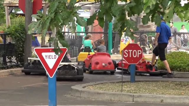 Зоопарк. Животные и аттракционы. смотреть онлайн