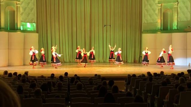 Ансамбль Веснушки танец Белгородские пересеки 03.02.2018 Концертный зал Чайковского смотреть онлайн