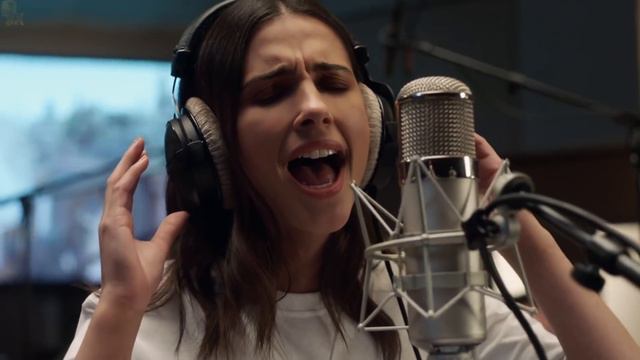 Naomi Scott Singing Speechless смотреть онлайн