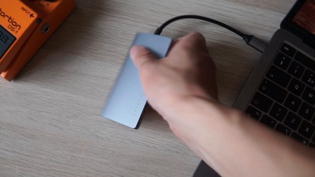 THE EASIEST WAY TO CONNECT A GUITAR TO A MACBOOK IN 2022 смотреть онлайн